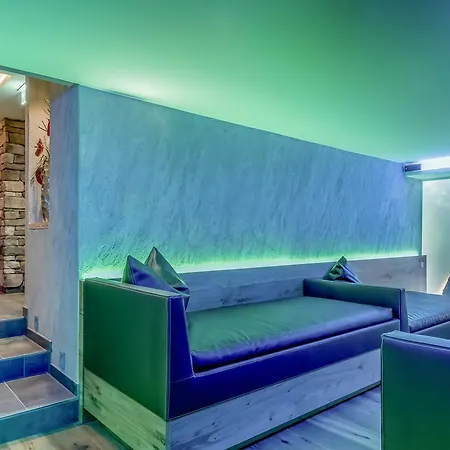 Garni Caroline Otel